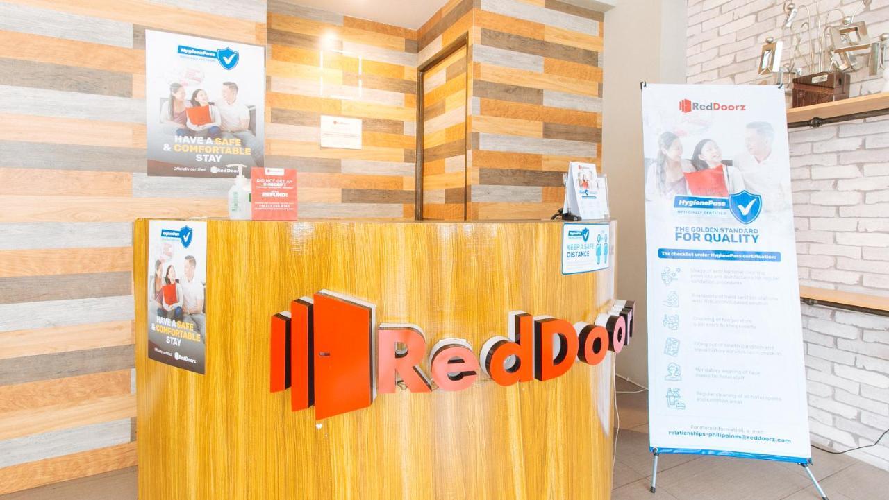 Reddoorz Plus Near Osmena Highway 2 Hotel Manila Bagian luar foto