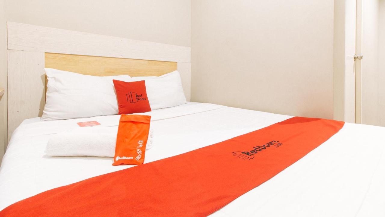 Reddoorz Plus Near Osmena Highway 2 Manila Bagian luar foto