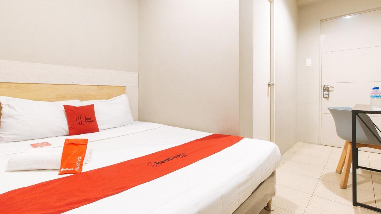 Reddoorz Plus Near Osmena Highway 2 Hotel Manila Bagian luar foto