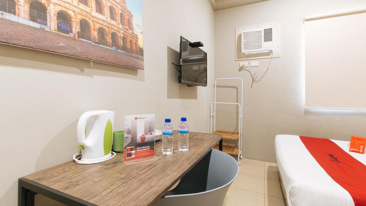 Reddoorz Plus Near Osmena Highway 2 Manila Bagian luar foto