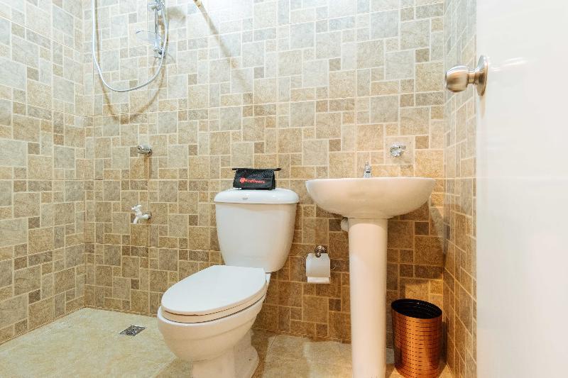 Reddoorz Plus Near Osmena Highway 2 Manila Bagian luar foto