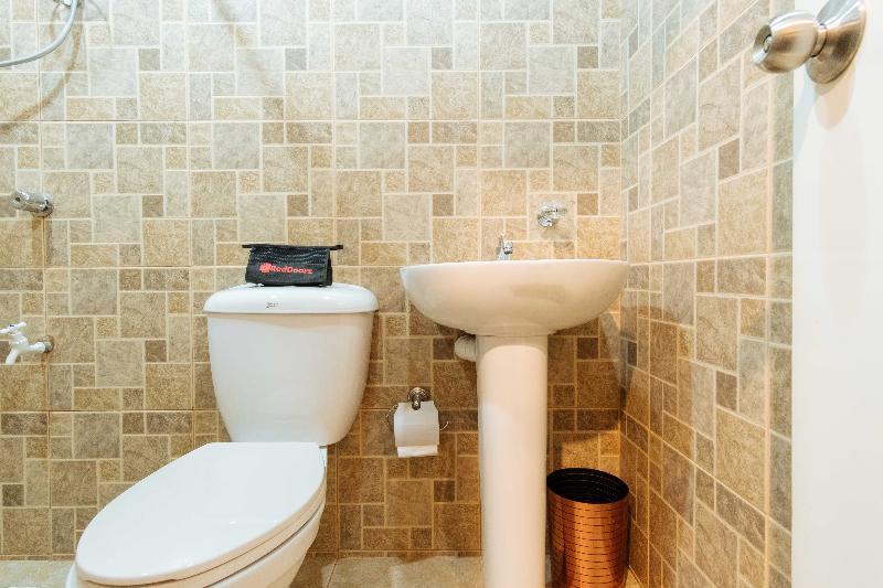 Reddoorz Plus Near Osmena Highway 2 Manila Bagian luar foto