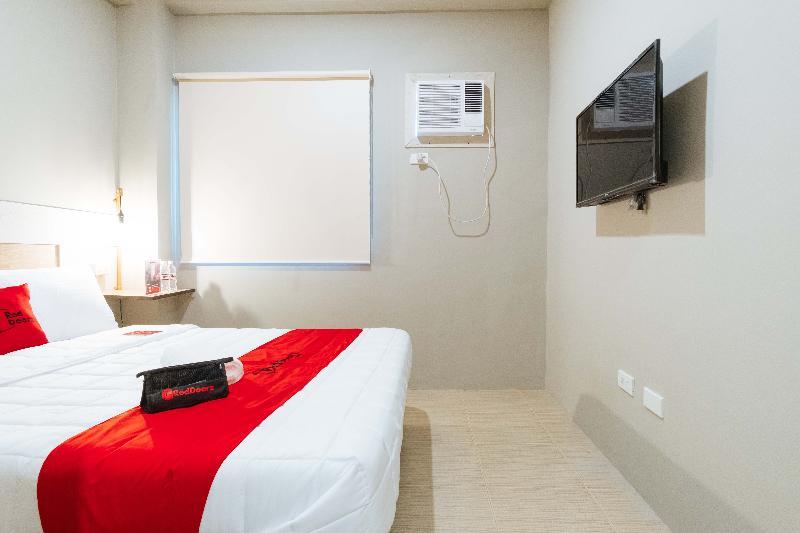 Reddoorz Plus Near Osmena Highway 2 Manila Bagian luar foto